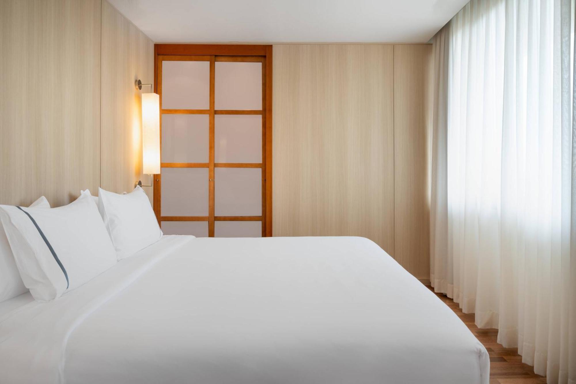 Ac Hotel Malaga Palacio By Marriott Exterior photo
