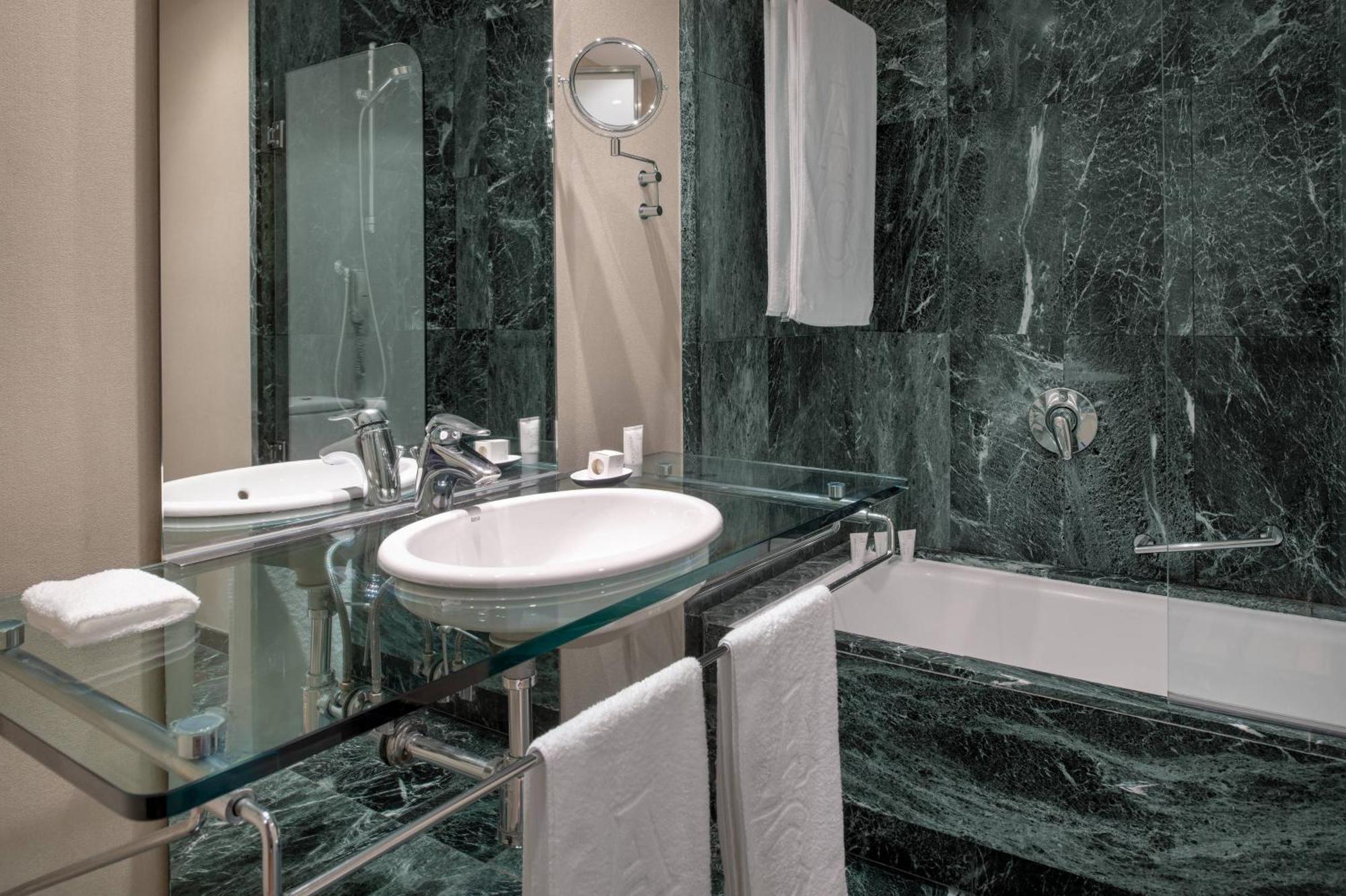 Ac Hotel Malaga Palacio By Marriott Exterior photo