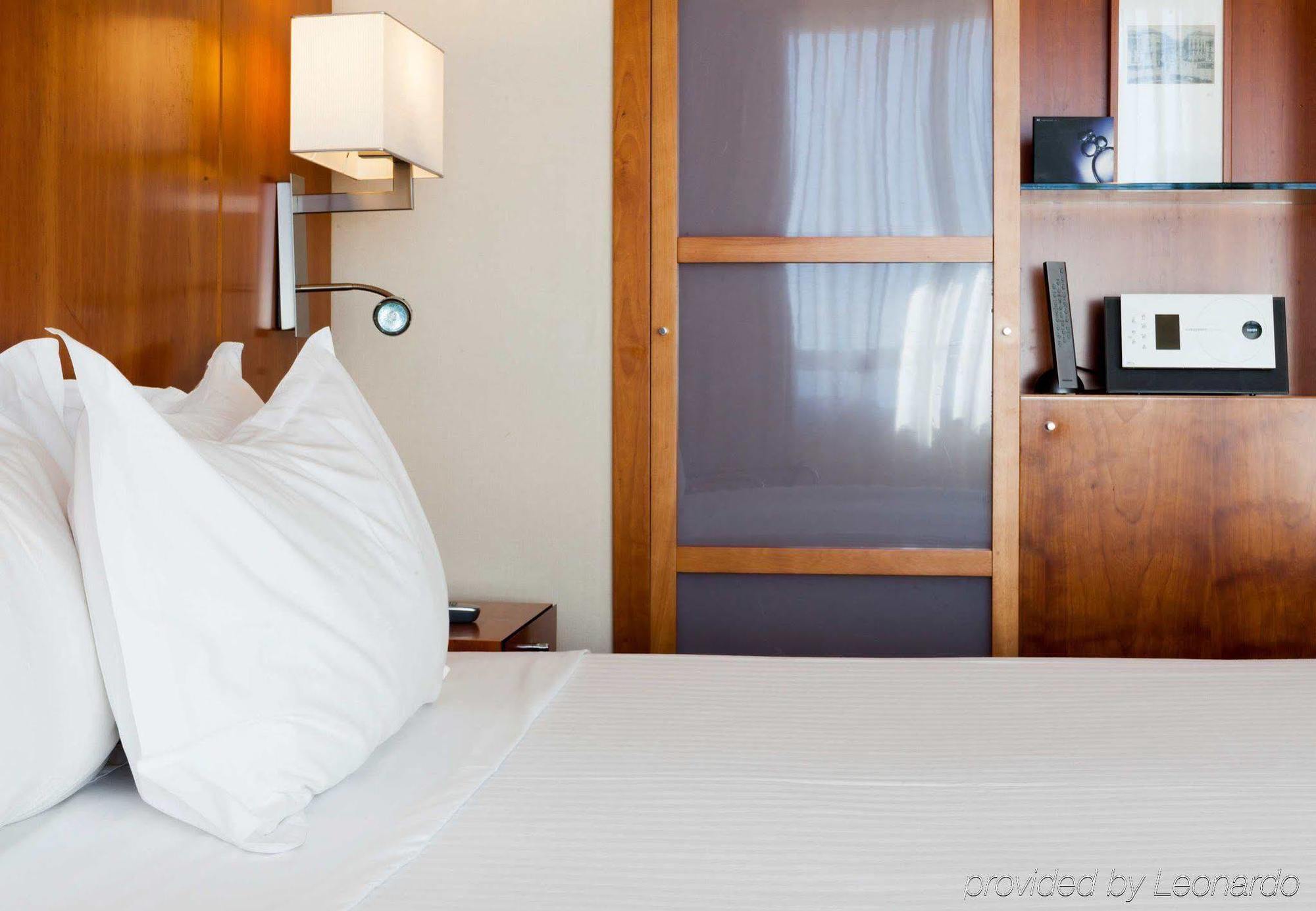Ac Hotel Malaga Palacio By Marriott Exterior photo